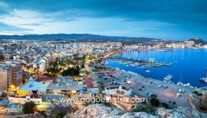 1. Apartamento / piso - Venta - Aguilas - Centro