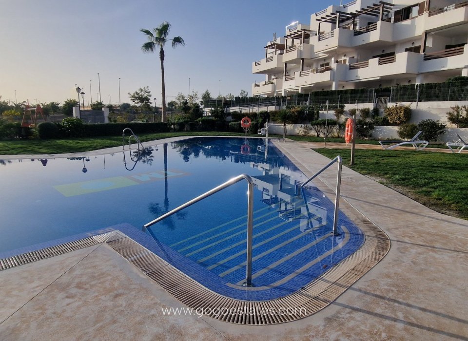 Alquiler a largo plazo - Apartamento planta baja - San Juan de los Terreros