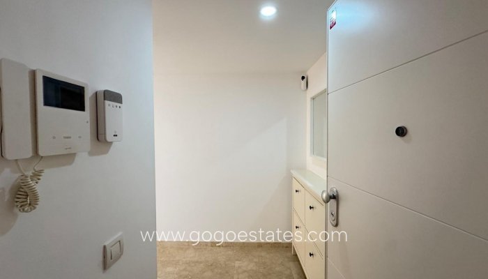 Appartement - Appartement au rez-de-chaussée - Revente - Torrevieja - Torrevieja Centro