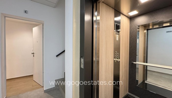 Appartement - Appartement au rez-de-chaussée - Revente - Torrevieja - Torrevieja Centro