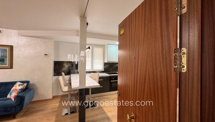 Appartement - Appartement op de middelste verdieping - Te koop - Torrevieja - Torrevieja Centro