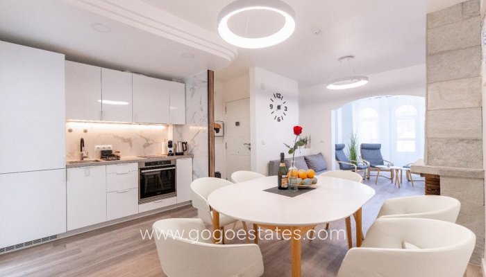 Appartement - Appartement op de middelste verdieping - Te koop - Torrevieja - Torrevieja Centro