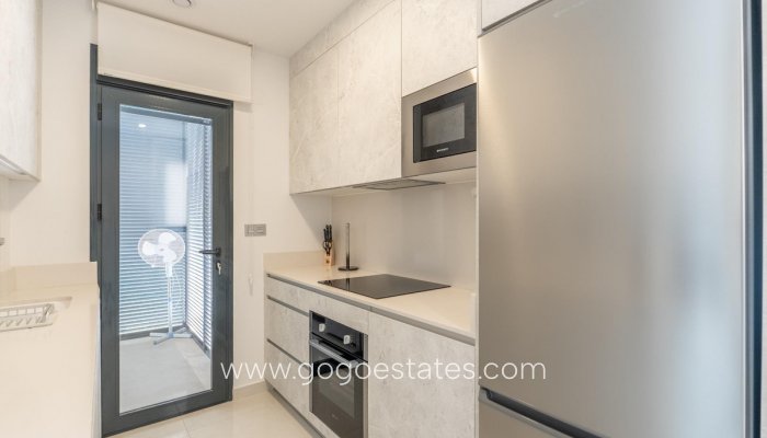 Appartement - Appartement op de middelste verdieping - Te koop - Torrevieja - Torrevieja Centro