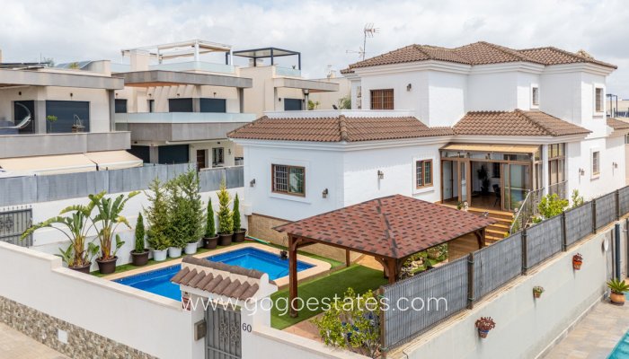 Casa - Chalet Independiente - Venta - Los Montesinos - Los Montesinos Centro