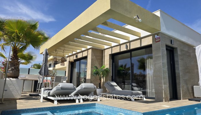 Casa - Chalet Independiente - Venta - Los Montesinos - Los Montesinos Centro