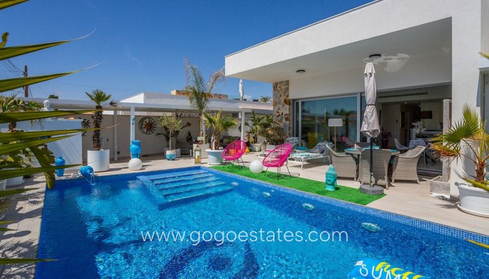 Casa - Chalet Independiente - Venta - Torrevieja - Nueva Torrevieja