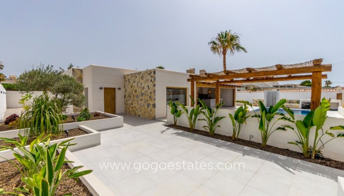 Casa - Chalet Independiente - Venta - Torrevieja - Torrevieja Centro