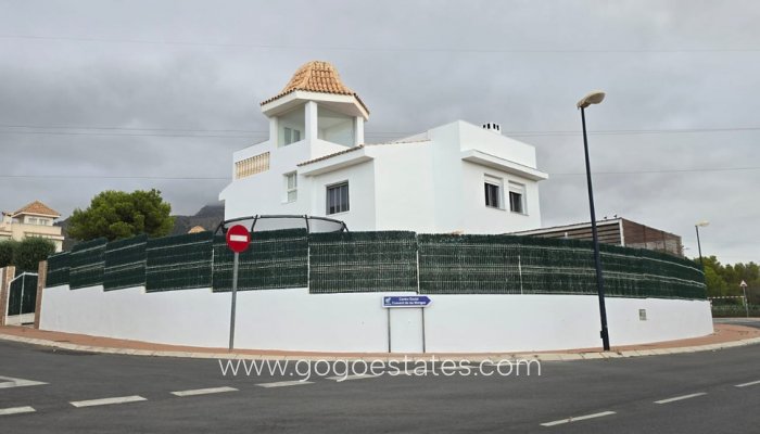 Haus - Freistehende Villa - Wiederverkauf - La Nucía - La Nucia Centro