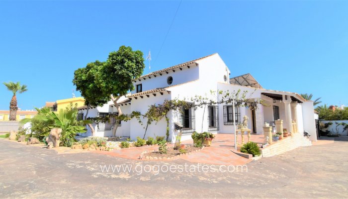 Haus - Freistehende Villa - Wiederverkauf - Orihuela - Villamartin