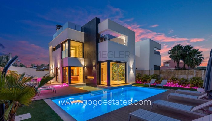 Haus - Freistehende Villa - Wiederverkauf - Torrevieja - Torrevieja Centro