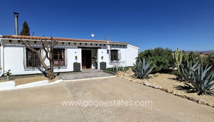 House - Detached Villa - Resale - Antas - Antas