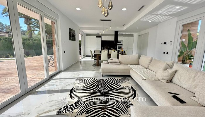 House - Detached Villa - Resale - Petrel - Petrer