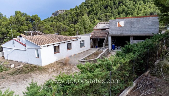 House - Finca - Cortijo - Resale - Confrides - Confrides Centro
