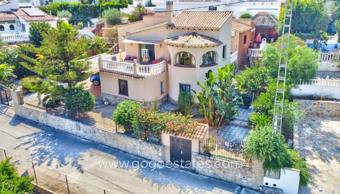 Huis - Vrijstaande Villa - Te koop - Orba - Orba Centro