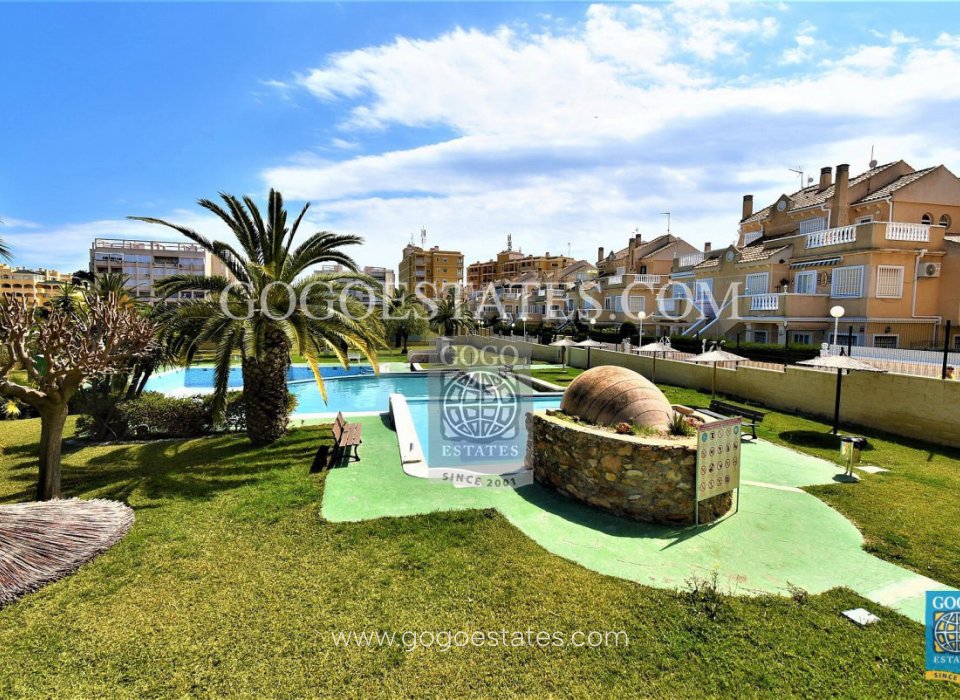 Lange termijn verhuur - Halfvrijstaande duplexwoning - Torrevieja - La Mata