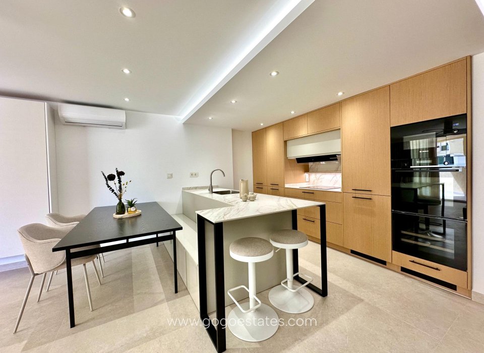 Resale - Apartamento - Málaga - Marbella Centro