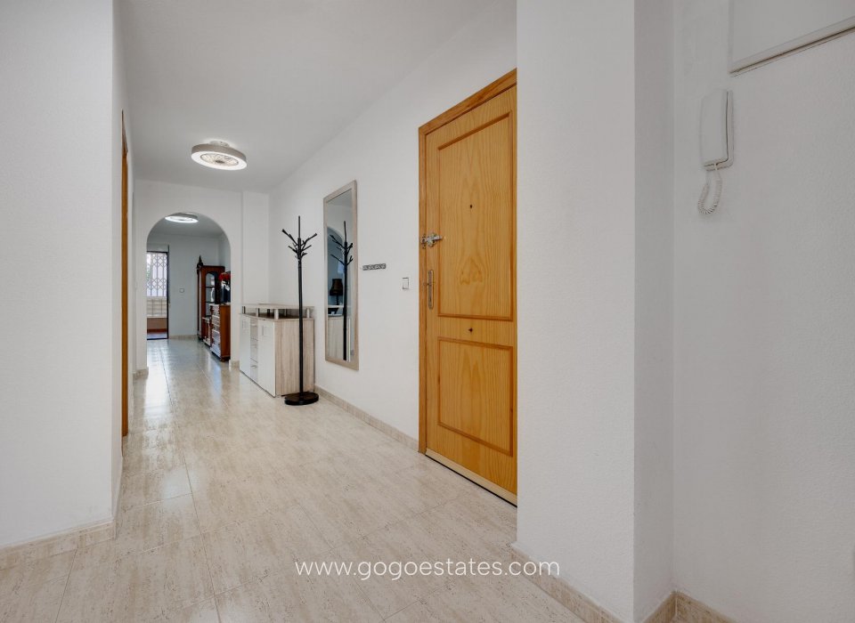 Resale - Apartment / Flat - Torrevieja - Playa del Cura