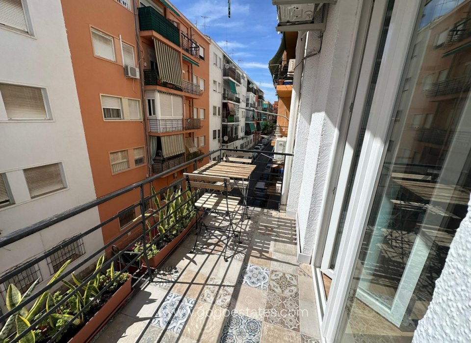 Resale - Apartment - Middle Floor Apartment - Alicante - Alicante Centro