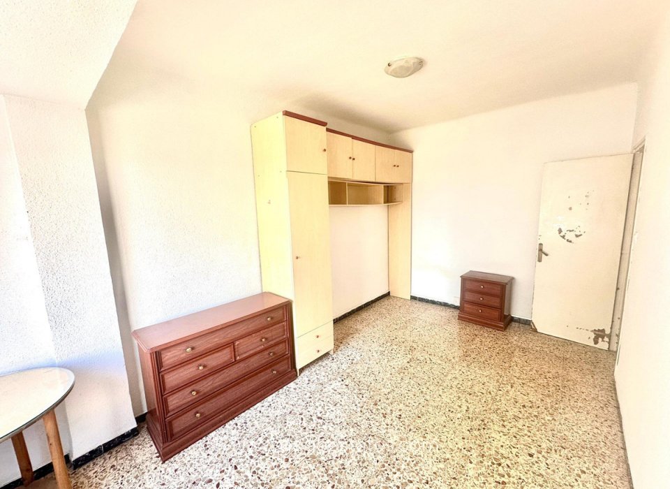 Resale - Apartment - Middle Floor Apartment - Alicante - Alicante Centro