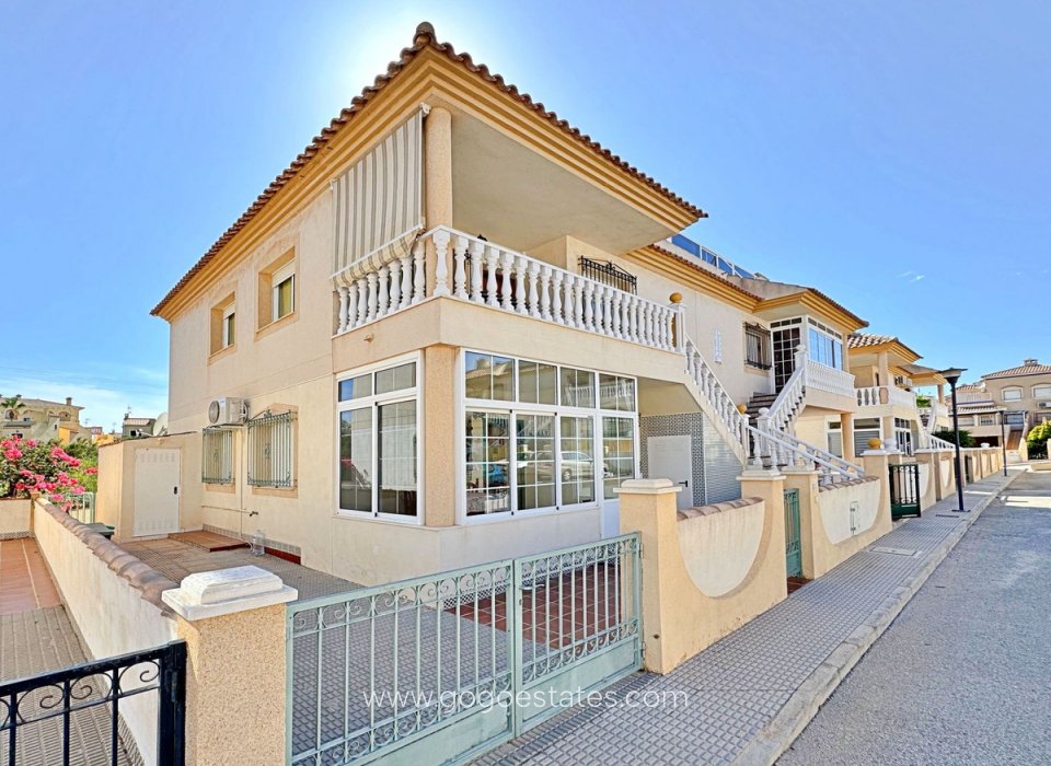 Resale - Apartment - Middle Floor Apartment - Orihuela - La Zenia