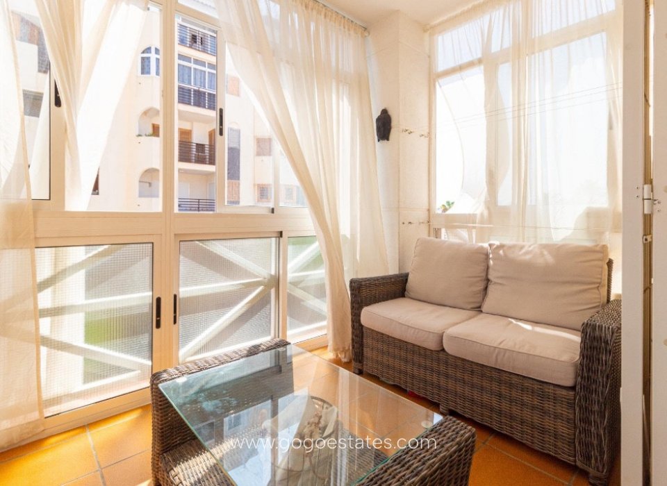 Resale - Apartment - Middle Floor Apartment - Torrevieja - La veleta