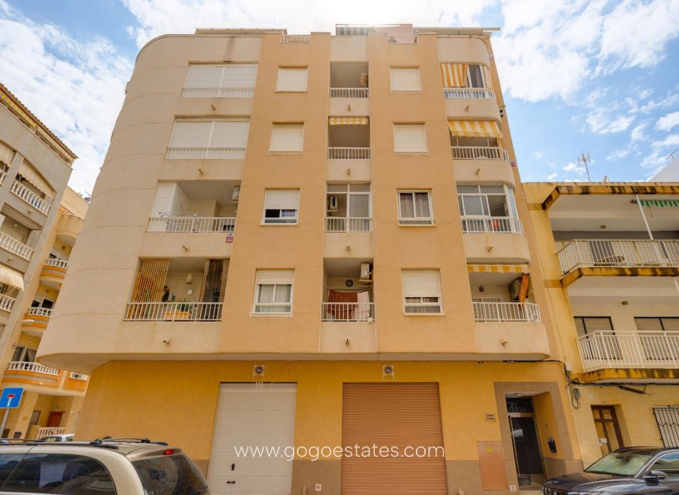 Resale - Apartment - Middle Floor Apartment - Torrevieja - Playa de los Locos