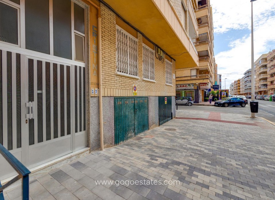 Resale - Apartment - Middle Floor Apartment - Torrevieja - Playa del Cura
