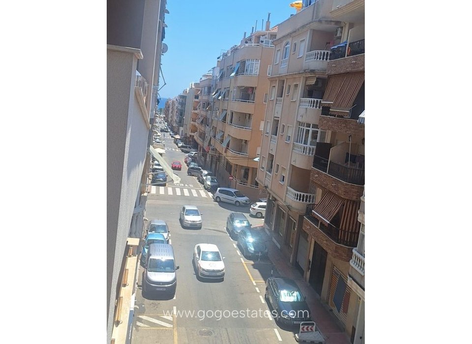 Resale - Apartment - Middle Floor Apartment - Torrevieja - Playa del Cura
