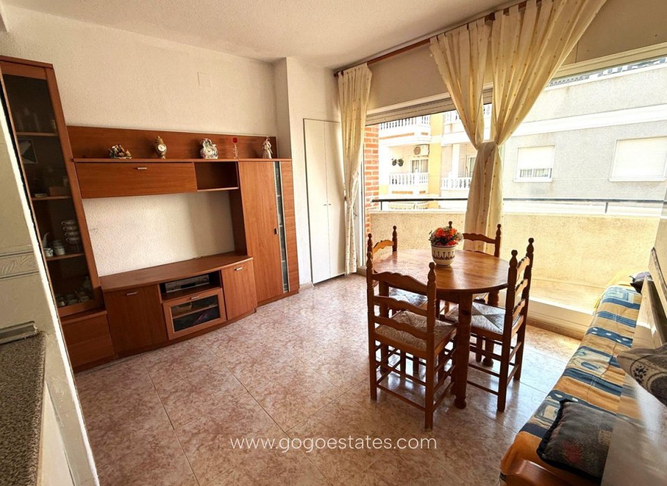 Resale - Apartment - Middle Floor Apartment - Torrevieja - Playa del Cura