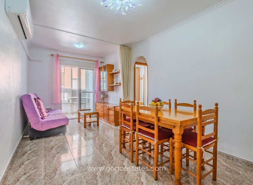 Resale - Apartment - Middle Floor Apartment - Torrevieja - Playa del Cura