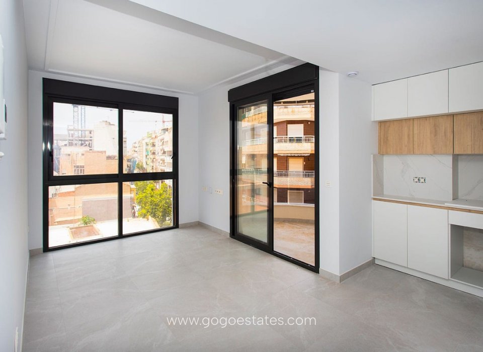 Resale - Apartment - Middle Floor Apartment - Torrevieja - Playa del Cura