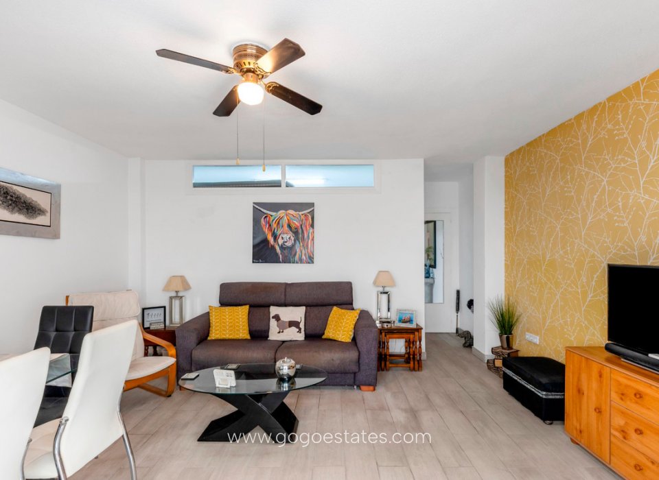 Resale - Apartment - Middle Floor Apartment - Torrevieja - Playa del Cura