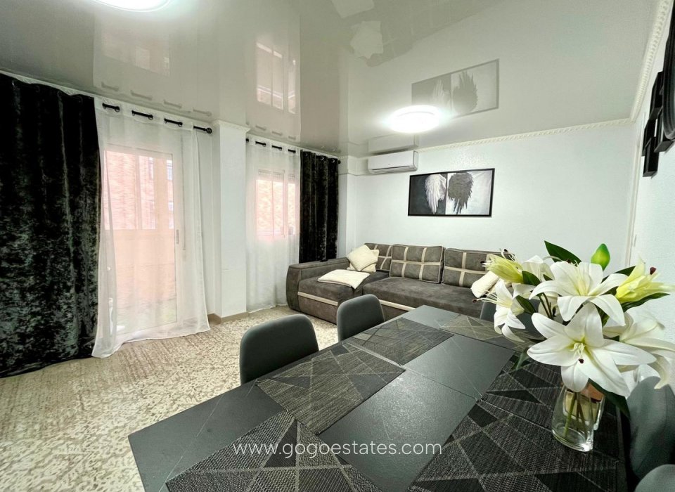 Resale - Apartment - Middle Floor Apartment - Torrevieja - Torrevieja Centro