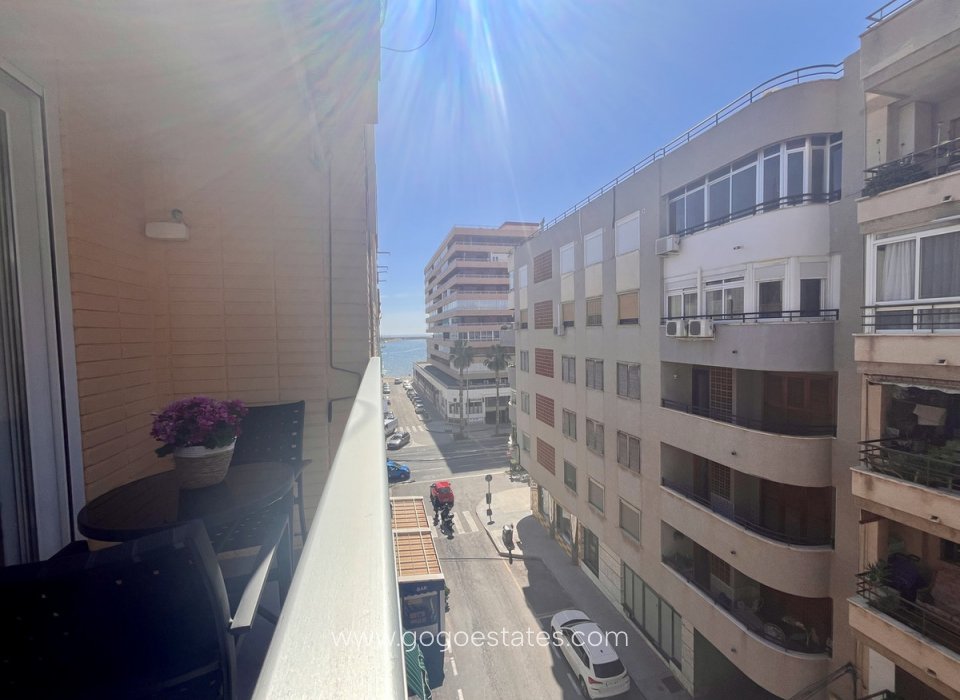 Resale - Apartment - Middle Floor Apartment - Torrevieja - Torrevieja Centro