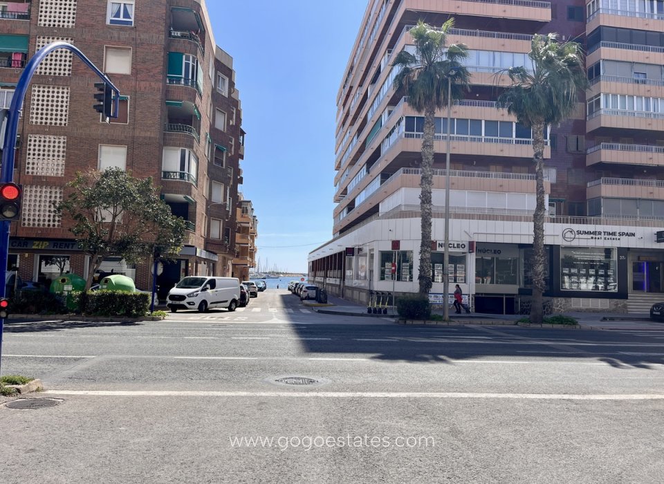 Resale - Apartment - Middle Floor Apartment - Torrevieja - Torrevieja Centro