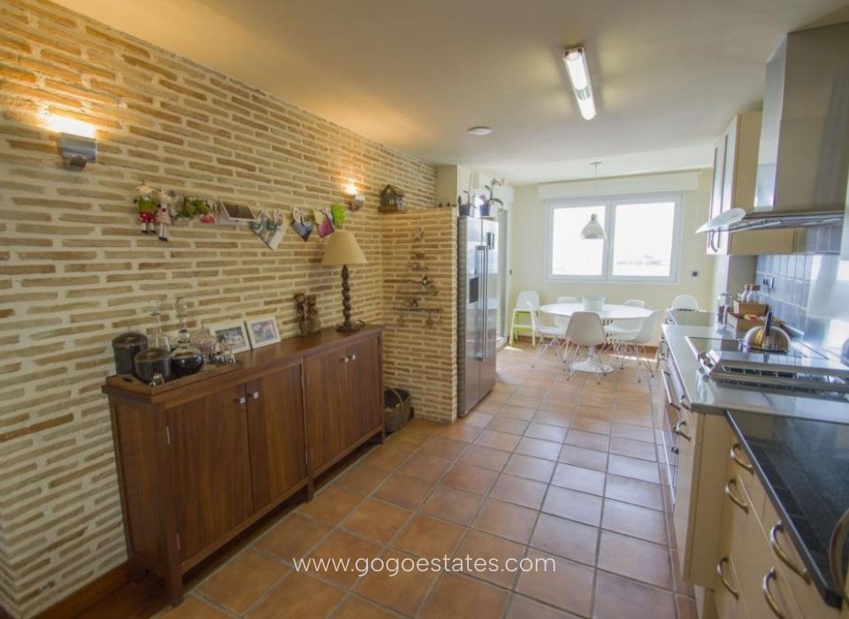 Resale - Apartment - Middle Floor Apartment - Torrevieja - Torrevieja Centro