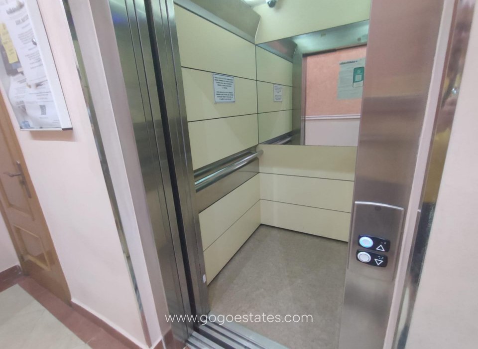 Resale - Apartment - Middle Floor Apartment - Torrevieja - Torrevieja Centro