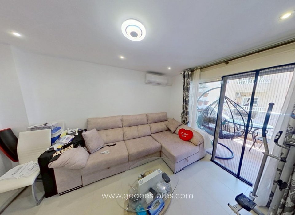 Resale - Apartment - Middle Floor Apartment - Torrevieja - Torrevieja Centro