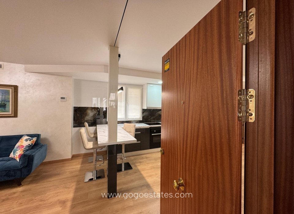 Resale - Apartment - Middle Floor Apartment - Torrevieja - Torrevieja Centro