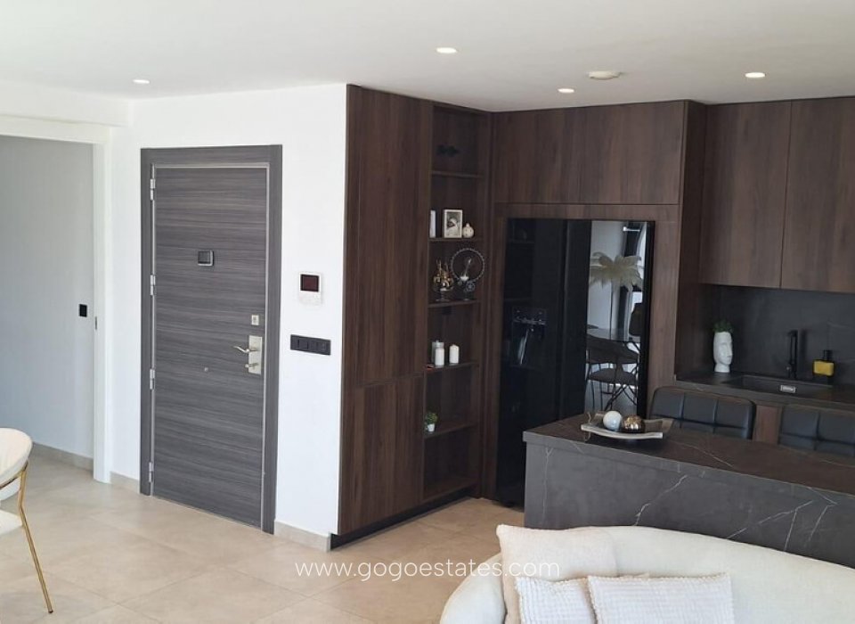 Resale - Apartment - Middle Floor Apartment - Torrevieja - Torrevieja Centro