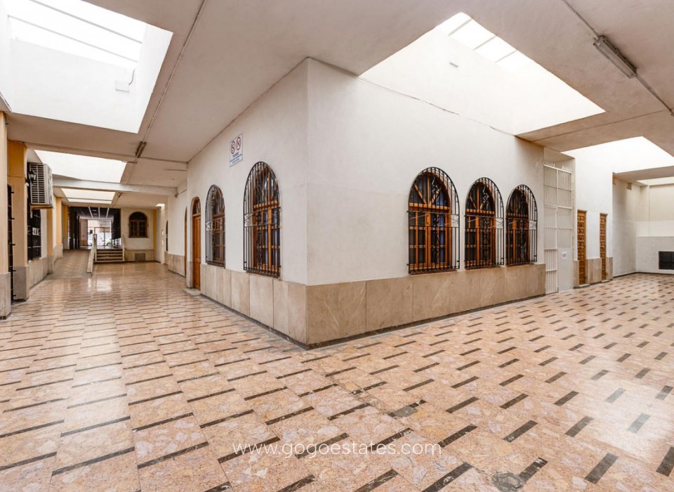 Resale - Apartment - Middle Floor Apartment - Torrevieja - Torrevieja Centro