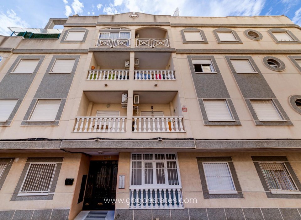 Resale - Apartment - Middle Floor Apartment - Torrevieja - Torrevieja Centro