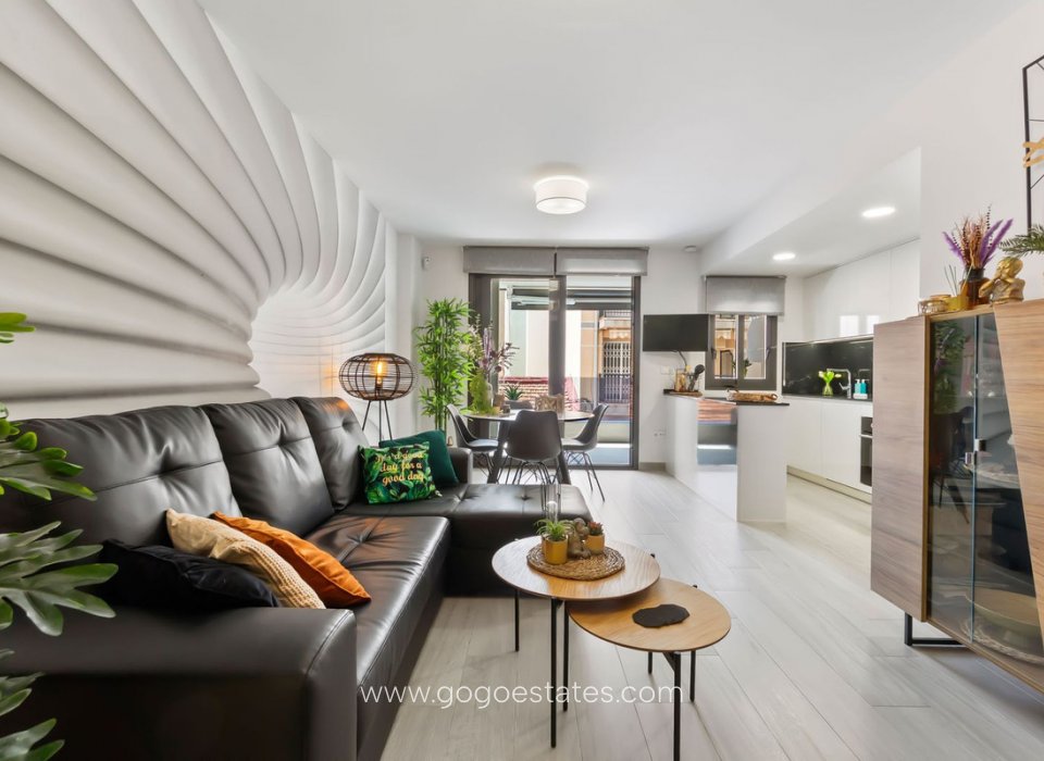 Resale - Apartment - Middle Floor Apartment - Torrevieja - Torrevieja Centro