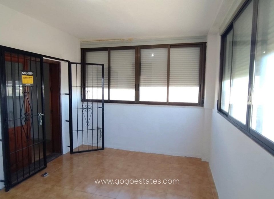 Resale - Apartment - Middle Floor Apartment - Torrevieja - Torrevieja Centro