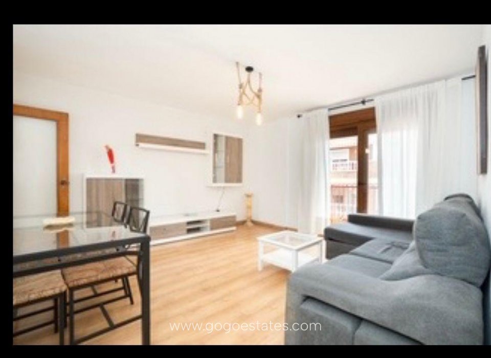 Resale - Apartment - Middle Floor Apartment - Torrevieja - Torrevieja Centro