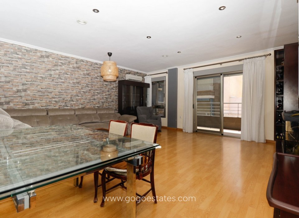 Resale - Apartment - Middle Floor Apartment - Torrevieja - Torrevieja Centro