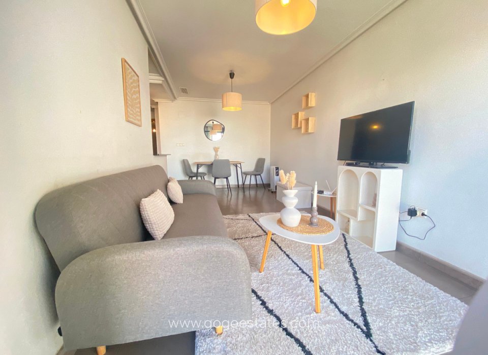 Resale - Apartment - Middle Floor Apartment - Torrevieja - Torrevieja Centro