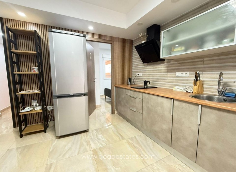 Resale - Apartment - Middle Floor Apartment - Torrevieja - Torrevieja Centro