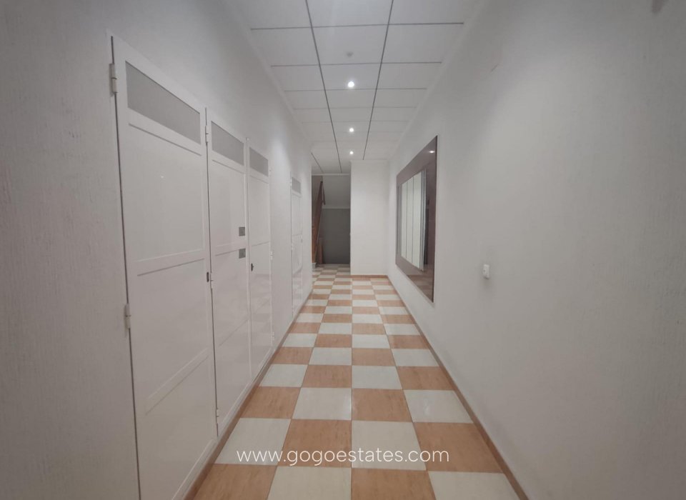 Resale - Apartment - Middle Floor Apartment - Torrevieja - Torrevieja Centro