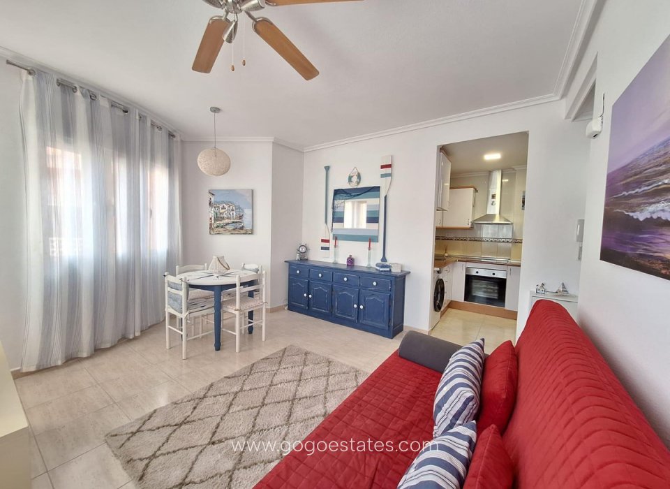 Resale - Apartment - Middle Floor Apartment - Torrevieja - Torrevieja Centro